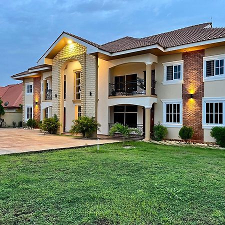 Seyramz Palace - Free Airport Pick Up - High Speed Starlink Wifi - Car Rental Tamale Esterno foto