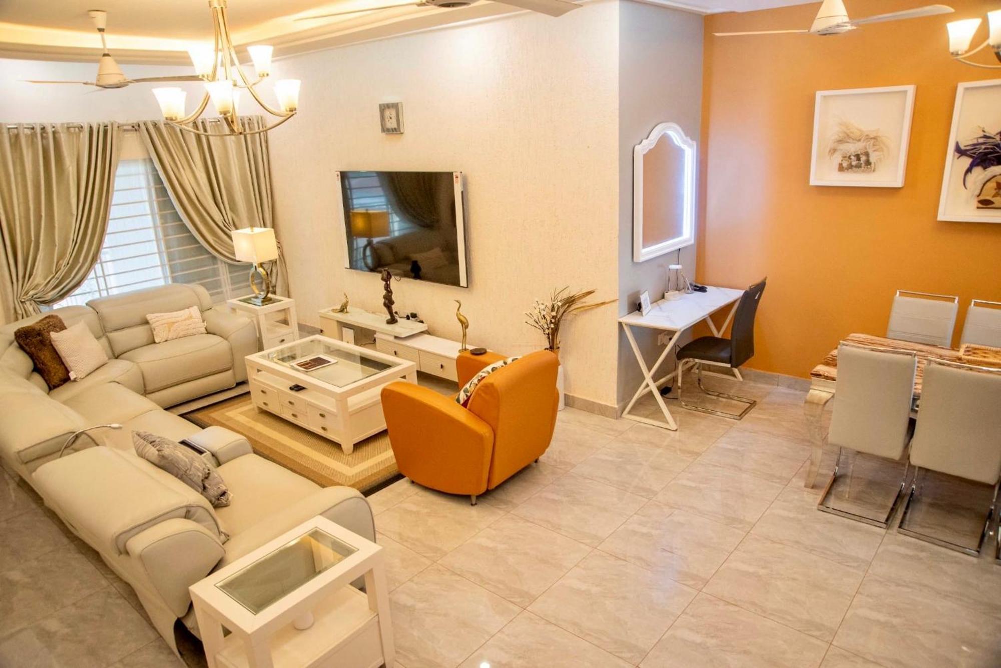 Seyramz Palace - Free Airport Pick Up - High Speed Starlink Wifi - Car Rental Tamale Esterno foto